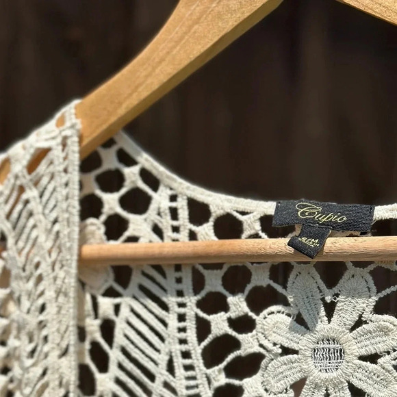 Lacy Crochet Style Top - cream - size S - Picture 4 of 7